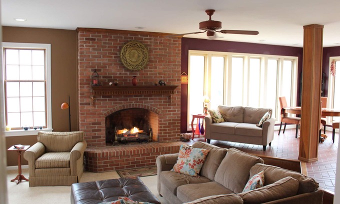 South Bend House | 5 minutes from Notre Dame - Spacious 4 Bedroom Home