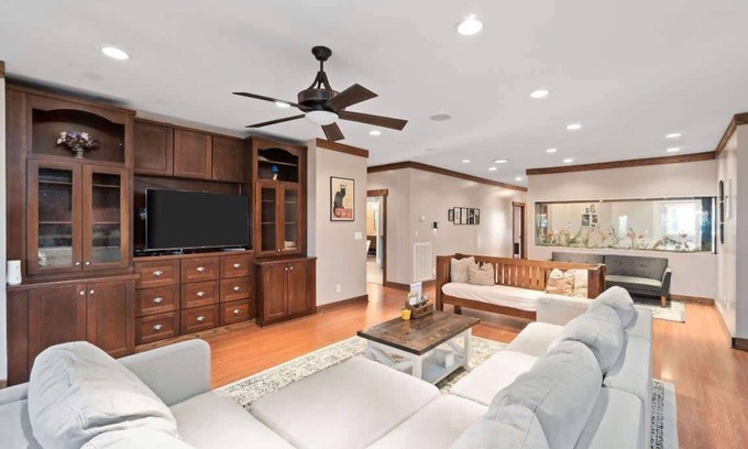 Clarksville House | 5 Minutes to Campbell - Clarksville Craftsman
