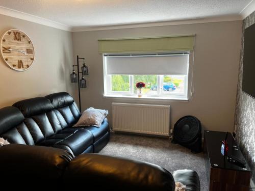 Paisley Apartment | 5 minutes to Glasgow airport