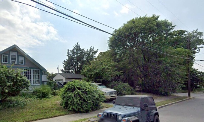 Somers Point House | 5 Minutes to Ocean City, Somers Point Bars and Margate!