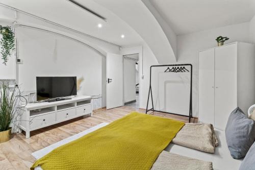 Landstrasse Apartment | 5 Minutes to S-Bahn Rennweg I Souterrain Trendy Loft