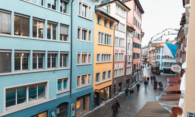 Niederdorf Apartment | 5 minutes walk to Zurich Main Train Station. City Center Apt. in Old town Zurich