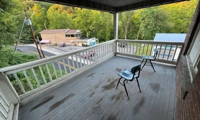 Morgantown Apartment | 5-Private Apartment w/Balcony .6mi to High St/Bus