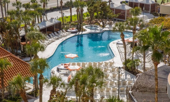 Galveston Condo | 5★ Resort w/heated pool & hot tub! 15th floor beach views. Fine dining & more!