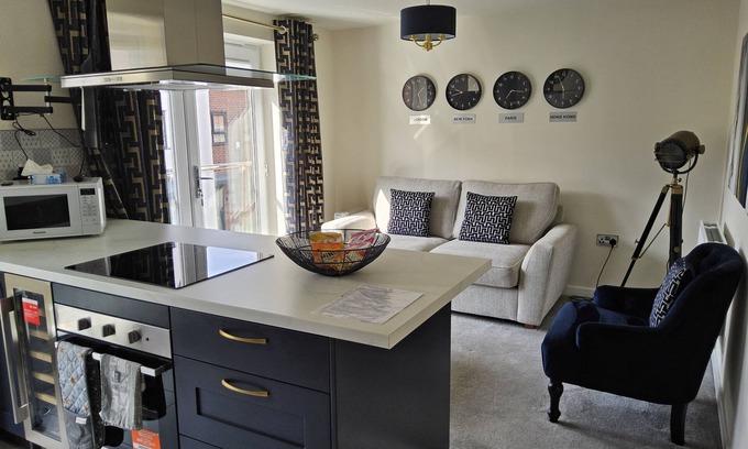 Doncaster House | 5 Star, 1 Bed, Sleeps 4, Free Parking
