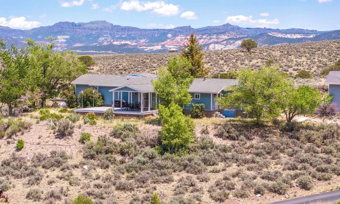 Panguitch House | 5 Star Comfort and Views!