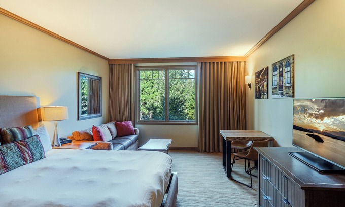 Cle Elum Condo | 5-STAR RESORT STUDIO - 90min from Seattle! - With spa, hike, golf, ski and more!