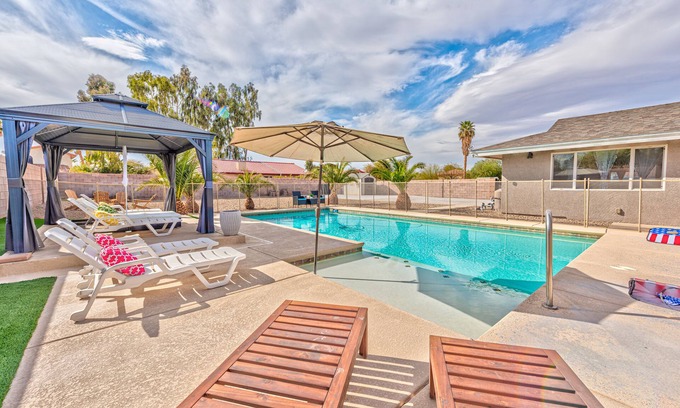 Enterprise Villa | 5 stars Villa! Modern Central! Big Pool & Back Yard!