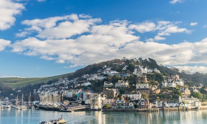 Dartmouth Apartment | 5 The Pottery - Two Bedroom Apartment, Sleeps 5