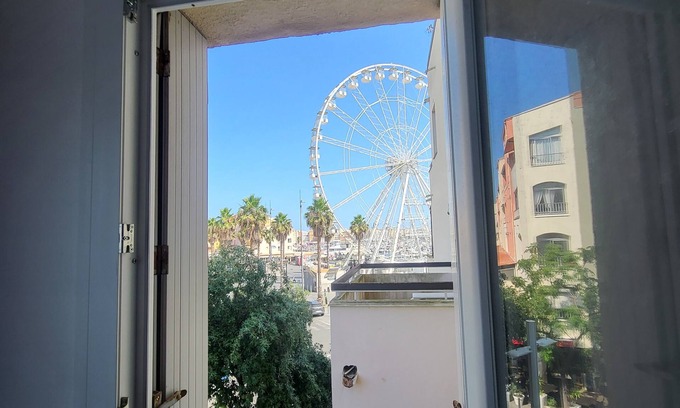 Cap d'Agde Apartment | 50 m from the port and shops. And only 10 minutes from La Conque beach