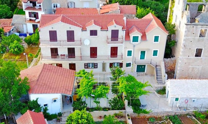 Bol Apartment | 50 m² Apartment ∙ 2 bedrooms ∙ 4 guests