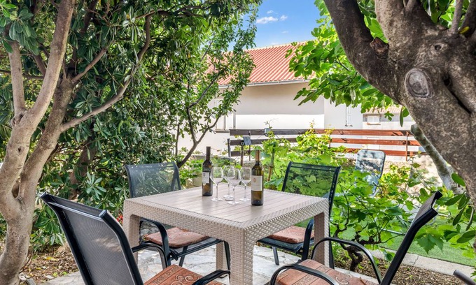 Pag Apartment | 50 m² Apartment ∙ 2 bedrooms ∙ 4 guests