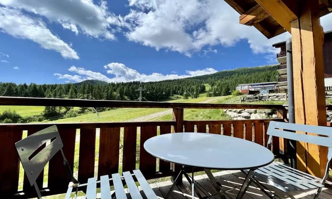 Puy-Saint-Vincent Ski Chalet | 50 m² Chalet ∙ 4 bedrooms ∙ 10 guests
