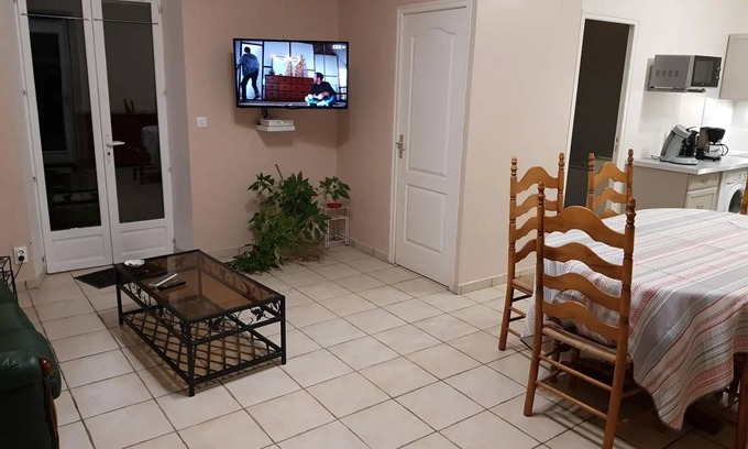 Lorcy House | 50 m² House ∙ 2 bedrooms ∙ 5 guests