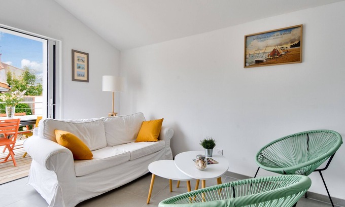 Barbatre Ski Chalet | 500m from the beach - House 6 adults & 1 child