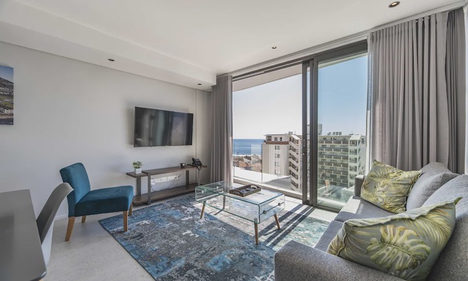 Sea Point Apartment | 504 The Cosmopolitan.... Views and luxury.