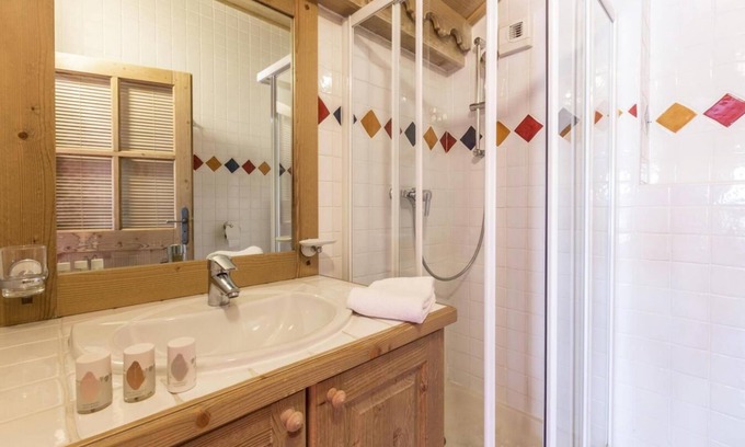 Les Belleville Apartment | 50m from ski slopes, 3rd floor, view mountain, fitness, swimming pool, sauna, hammam, balcony