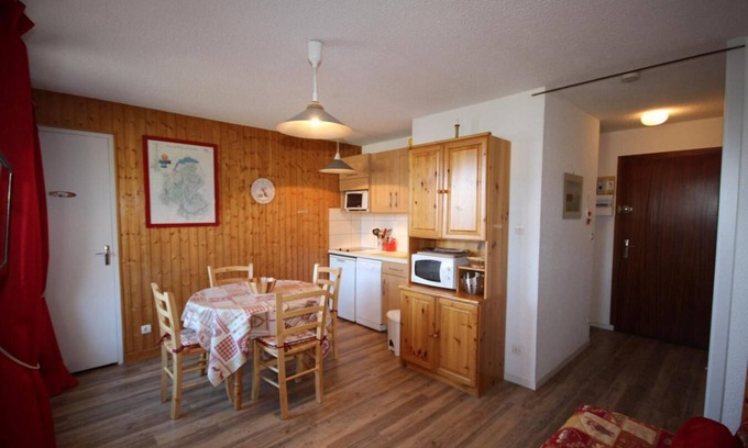 Les Saisies Apartment | 50m from resort center, 1st floor, view mountain, balcony, tv, ski locker, 28m², Les Saisies
