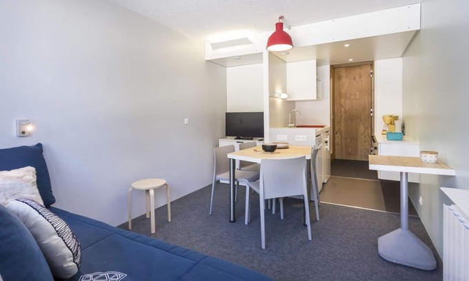 Arc-1800 Apartment | 50m from resort center, 7th floor, balcony, tv, 25m², Les Arcs