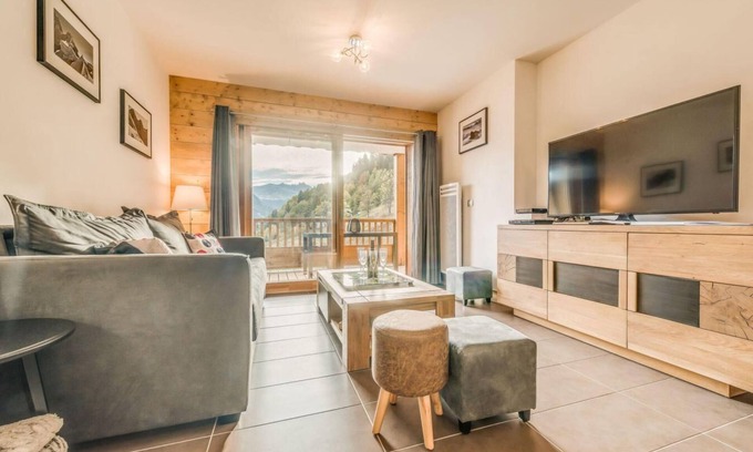 Champagny-en-Vanoise Apartment | 50m from ski slopes, 9th floor, balcony, parking, tv, ski locker, 52m², Champagny-en-Vanoise