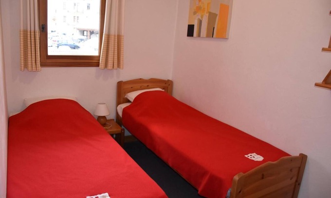 Pralognan-la-Vanoise Apartment | 50m from ski slopes, 1st floor, balcony, tv, ski locker, 27m², Pralognan-la-Vanoise