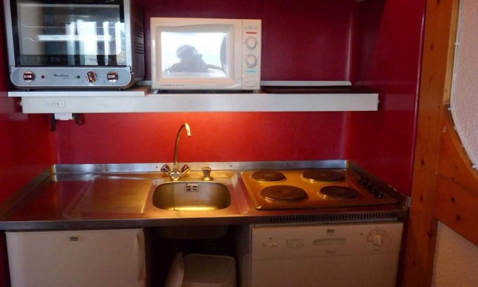 Arc-1800 Apartment | 50m from shops, 4th floor, view village, tv, ski locker, 33m², Les Arcs