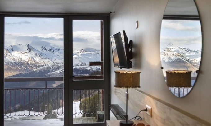 Arc-2000 Apartment | 50m from ski slopes, 10th floor, view mountain, balcony, 29m², Les Arcs