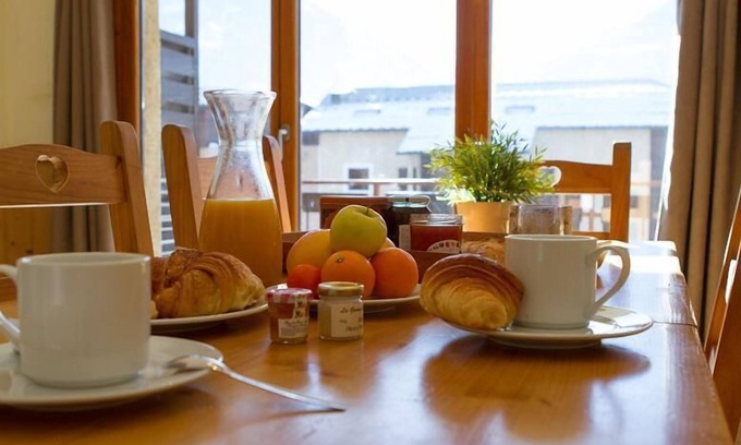Briancon Apartment | 50m from ski slopes, 3rd floor, balcony, tv, ski locker, 40m², Serre Chevalier