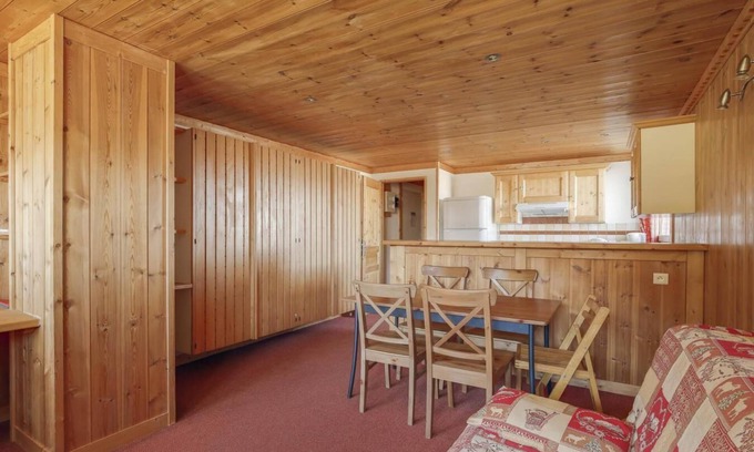 Arc-1600 Apartment | 50m from ski slopes, 3rd floor, view firs, tv, ski locker, 32m², Les Arcs