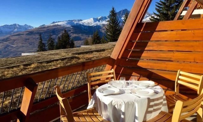 Arc-1600 Apartment | 50m from ski slopes, 3rd floor, view valley, balcony, parking, tv, ski locker, 35m², Les Arcs