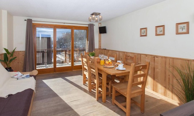 Briancon Apartment | 50m from ski slopes, 4th floor, balcony, tv, ski locker, 40m², Serre Chevalier