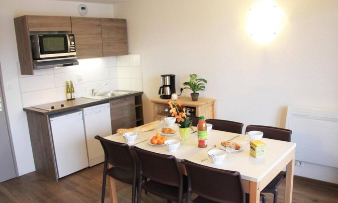 Briancon Apartment | 50m from ski slopes, 5th floor, balcony, tv, ski locker, 34m², Serre Chevalier