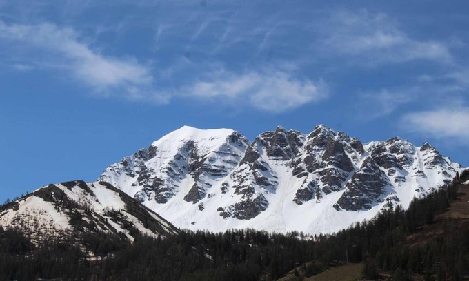 Les Claux Apartment | 50m from ski slopes, 7th floor, view mountain, balcony, parking, tv, ski locker, 50m², Vars