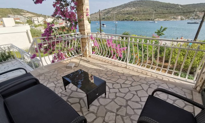 Vinisce Apartment | 51 m² Apartment ∙ 3 bedrooms ∙ 4 guests