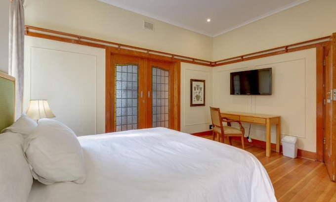 Greater Johannesburg Metropolitan Area Apartment | 51 on York Unit 1 with PRIVATE Bathroom