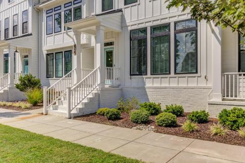 Northeast Virginia Beach House | 517 The Southend Pier House
