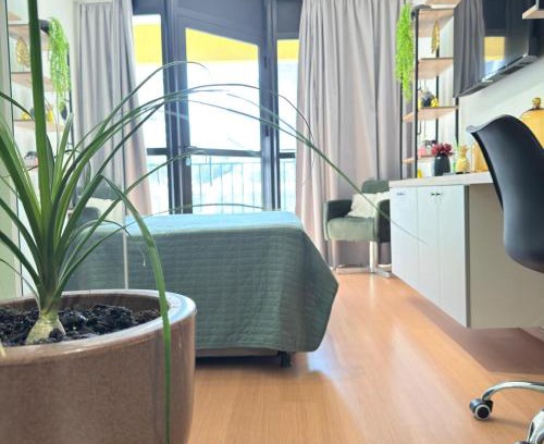 Se Apartment | 52 Studio Liberdade SP 300 m Metro Japao acomoda até 03 pessoas