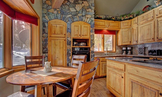Warrior's Mark West House | 530 m² House ∙ 8 bedrooms ∙ 14 guests