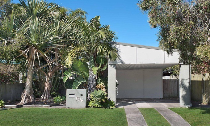 Moffat Beach House | 54 Bryce St Moffat Beach QLD