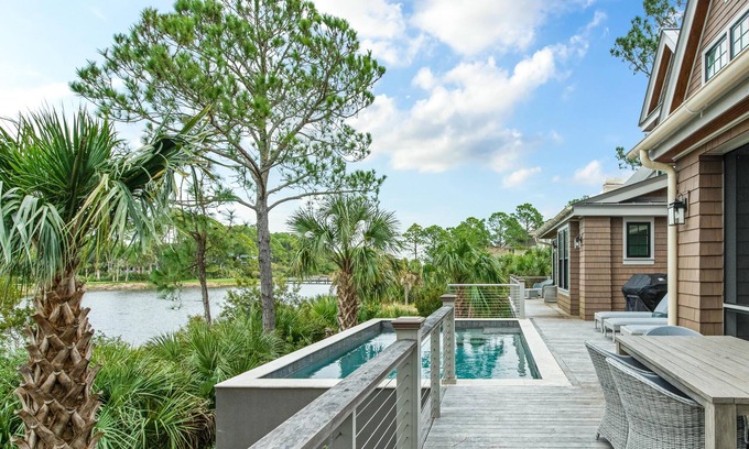 Vanderhorst Plantation House | 542 Bufflehead: 4BR Home, Private Pool, Golf & Lagoon Views, Bike to Beach