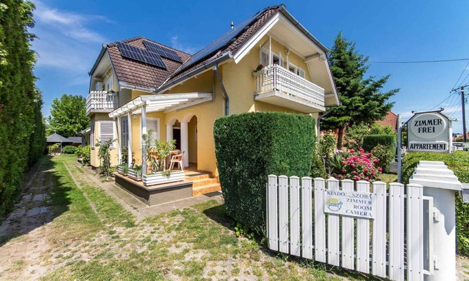 Keszthely House | 55 m² House ∙ 2 bedrooms ∙ 5 guests