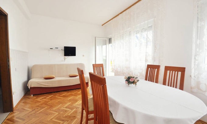 Jesenice Apartment | 56 m² Apartment ∙ 2 bedrooms ∙ 5 guests