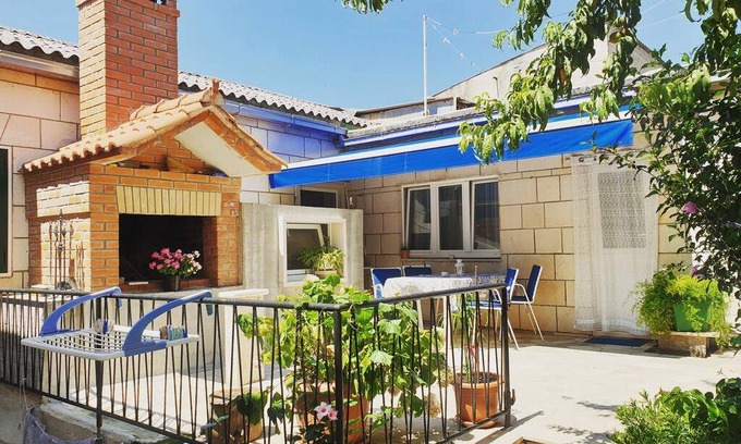 Pucisca Apartment | 57 m² Apartment ∙ 2 bedrooms ∙ 4 guests