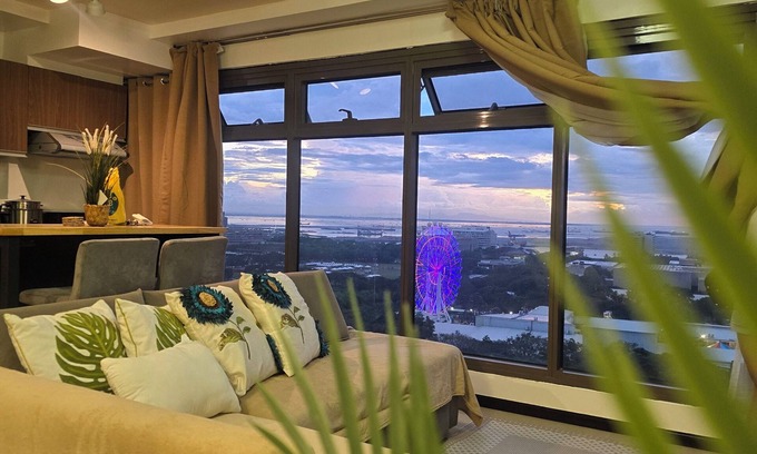 Pasay Condo | 59sq/m Spacious and Safe condo+free parking+Manila Bay Sunset view/WiFi&NetFlx