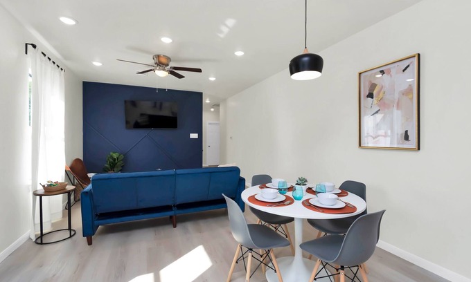 MacGregor House | 5bed 4bath · Centrally Located · Perfect for Group