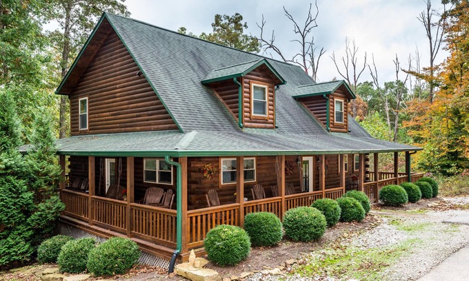 Nashville Cabin | 5BR, 5.5BA log cabin