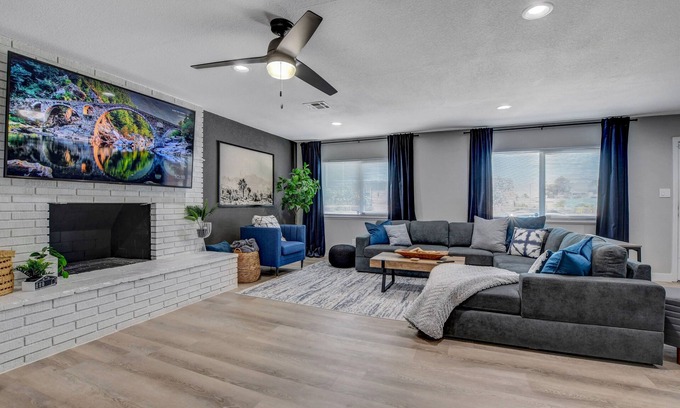Las Vegas House | 5BR Home With Heated Spa! Perfect for Longer Stays