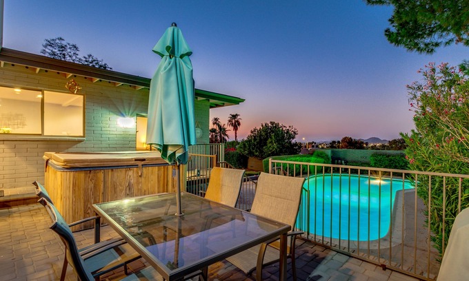 Paradise Valley Village House | 5BR Phoenix Luxury |Walk to Hiking| VIEWS | Pool