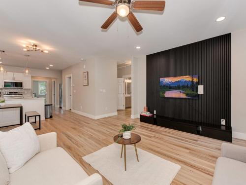 Charlotte House | 5BR Retreat With Hot Tub - Near Uptown & Airport!