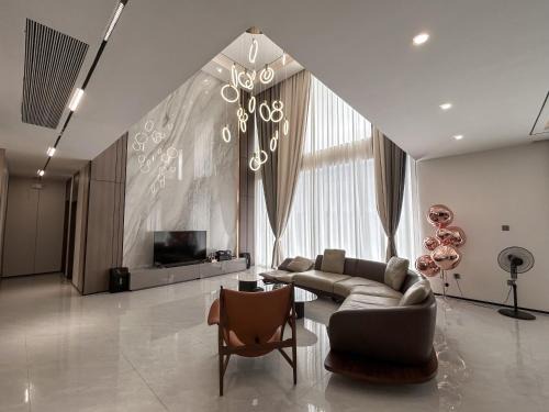 Mabalacat City Villa | 5BR Villa in Clark